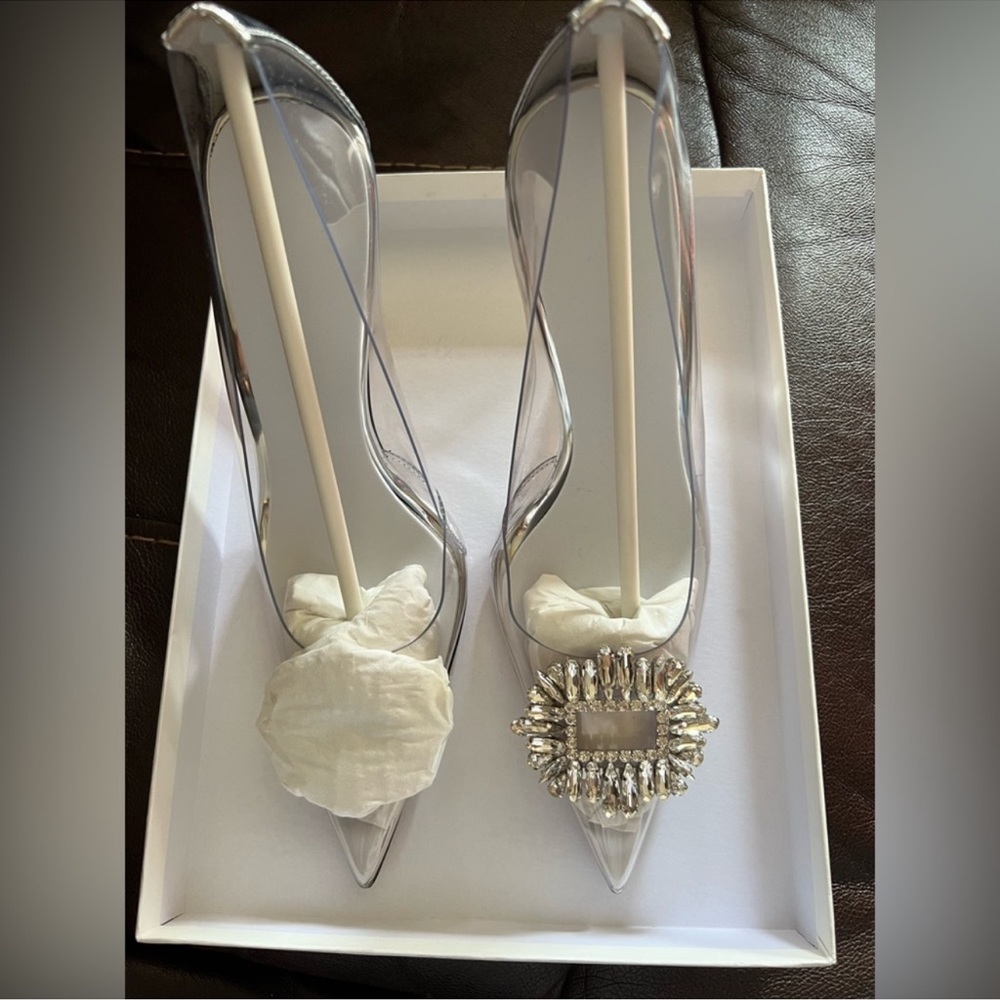 Good American Cinderella shoes